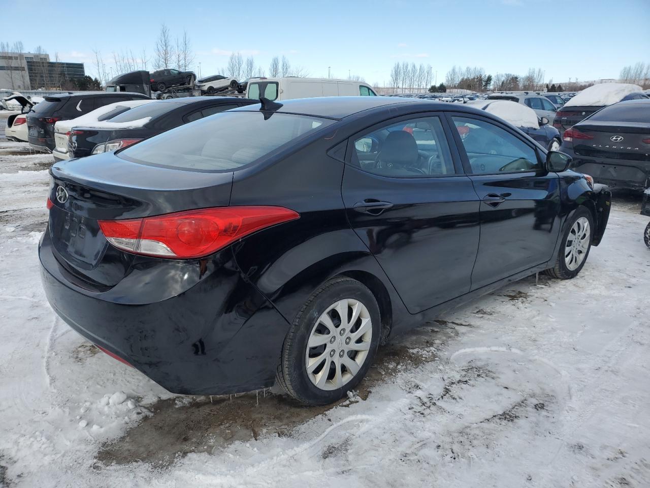 2013 Hyundai Elantra - Image 3