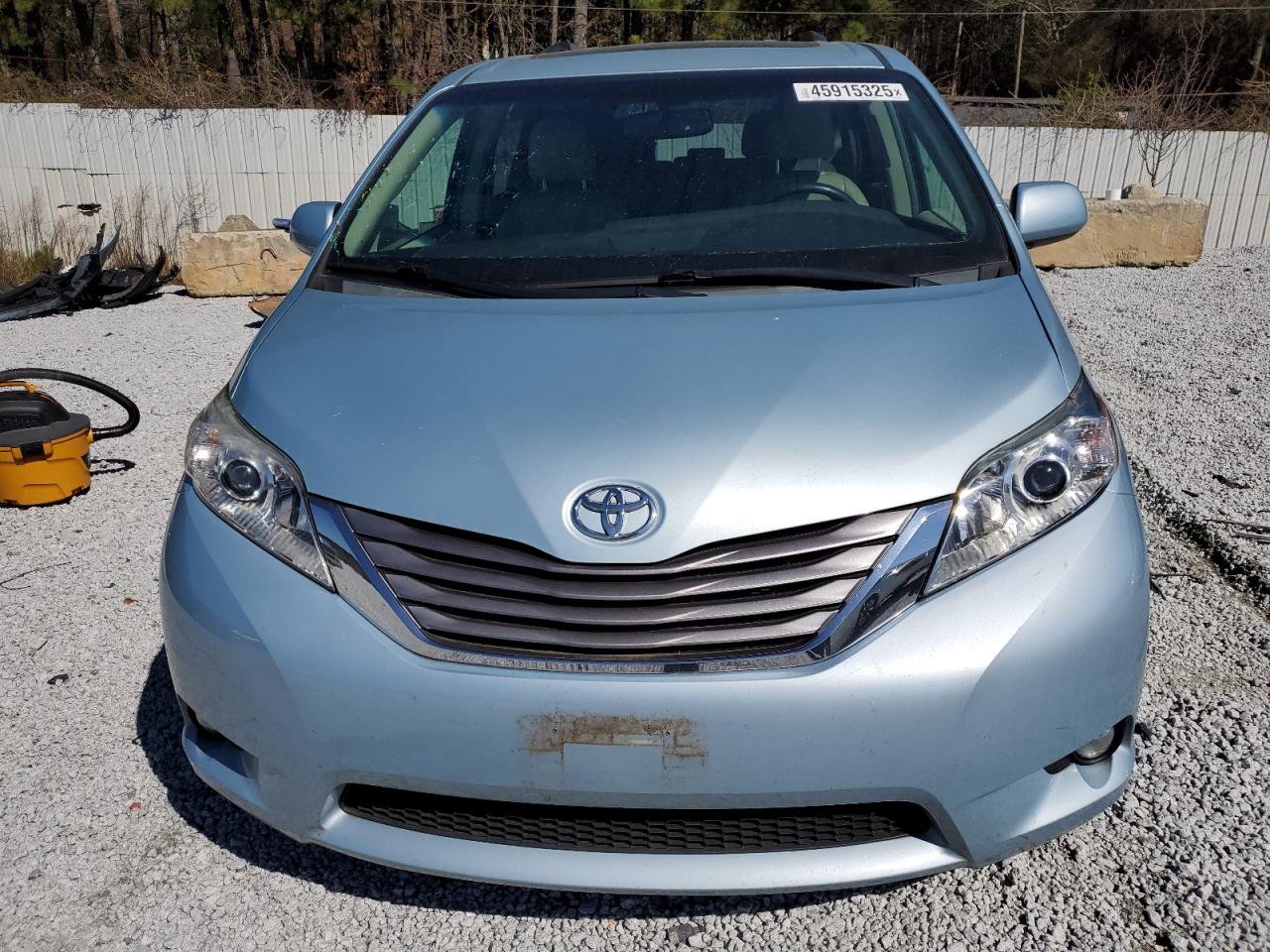 2015 Toyota Sienna - Image 5