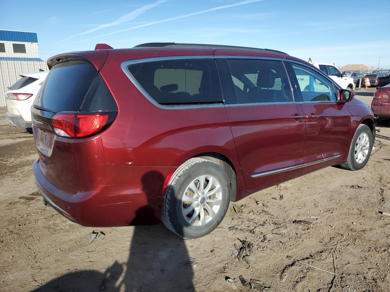 2017 Chrysler Pacifica - Image 3