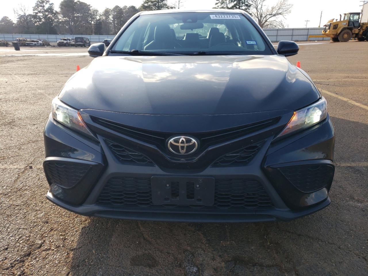 2021 Toyota Camry - Image 5
