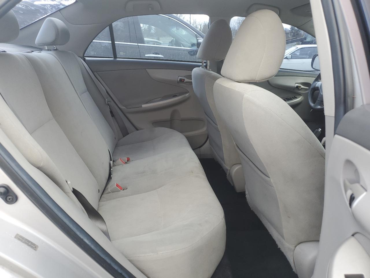 2010 Toyota Corolla - Image 10