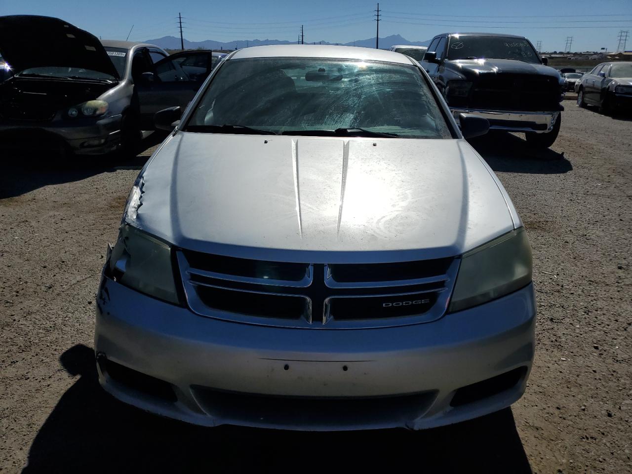 2011 Dodge Avenger - Image 5