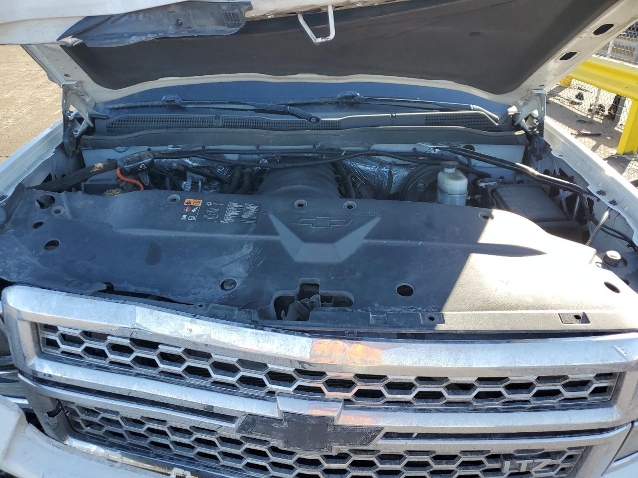 2015 Chevrolet Silverado - Image 11