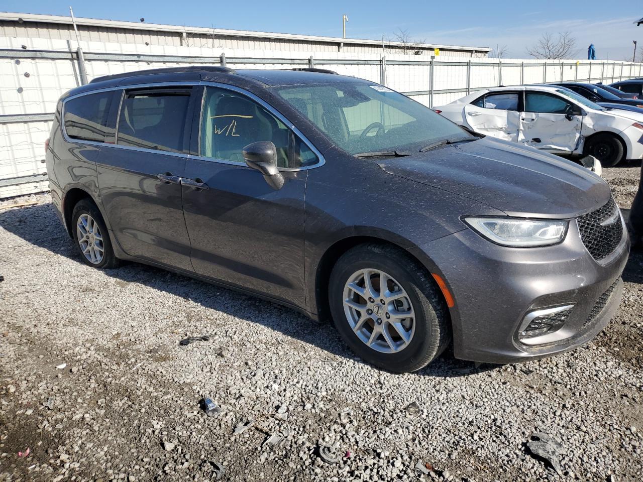2022 Chrysler Pacifica - Image 4