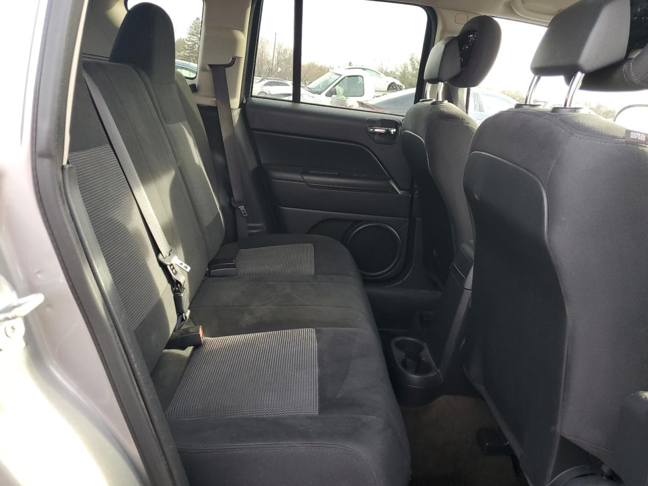 2016 Jeep Compass - Image 11