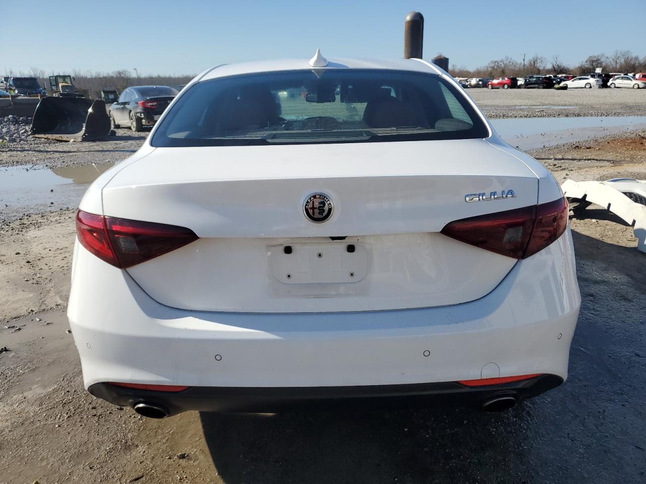 2017 Alfa Romeo Giulia - Image 6