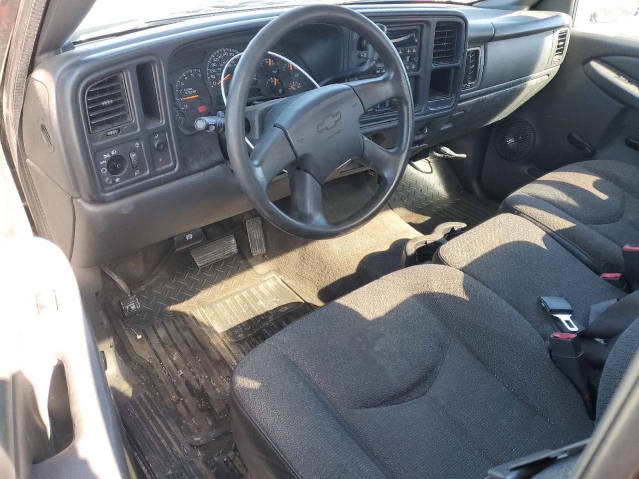 2005 Chevrolet Silverado - Image 8