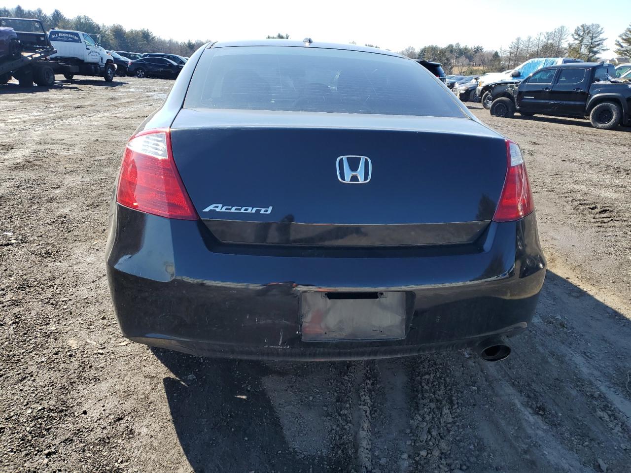 2009 Honda Accord - Image 6