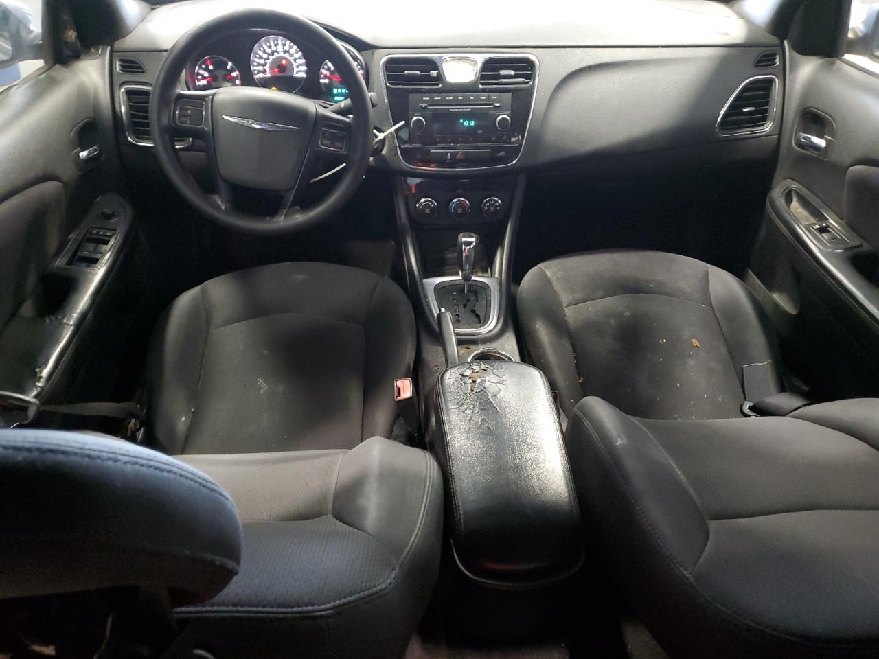 2014 Chrysler 200 - Image 8