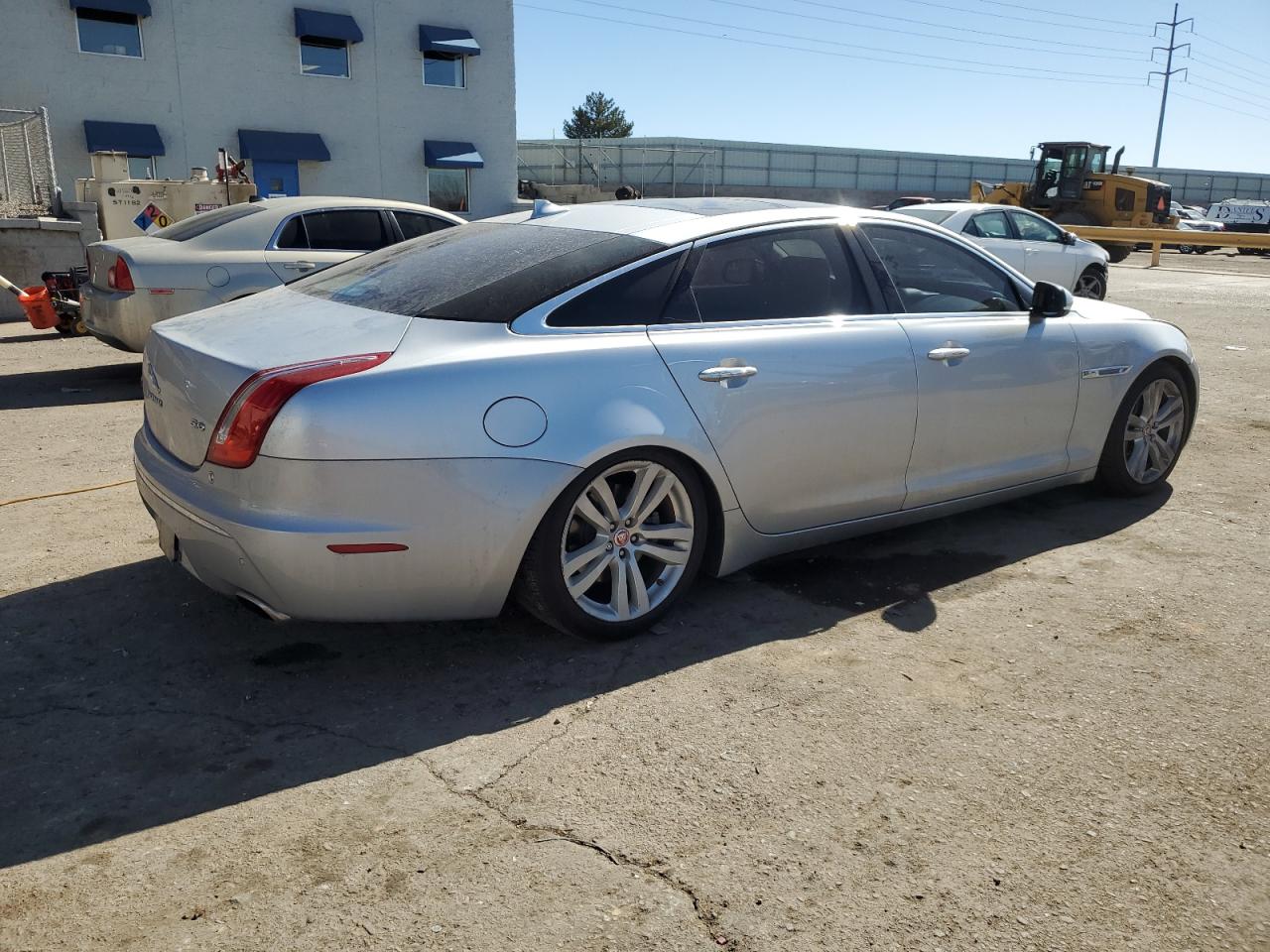 2014 Jaguar XJ - Image 3