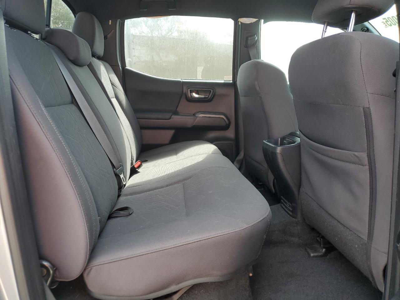 2018 Toyota Tacoma - Image 10