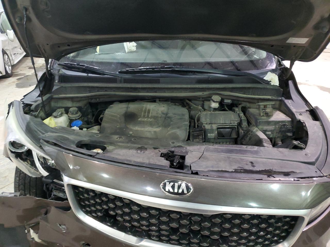 2015 Kia Sedona - Image 13