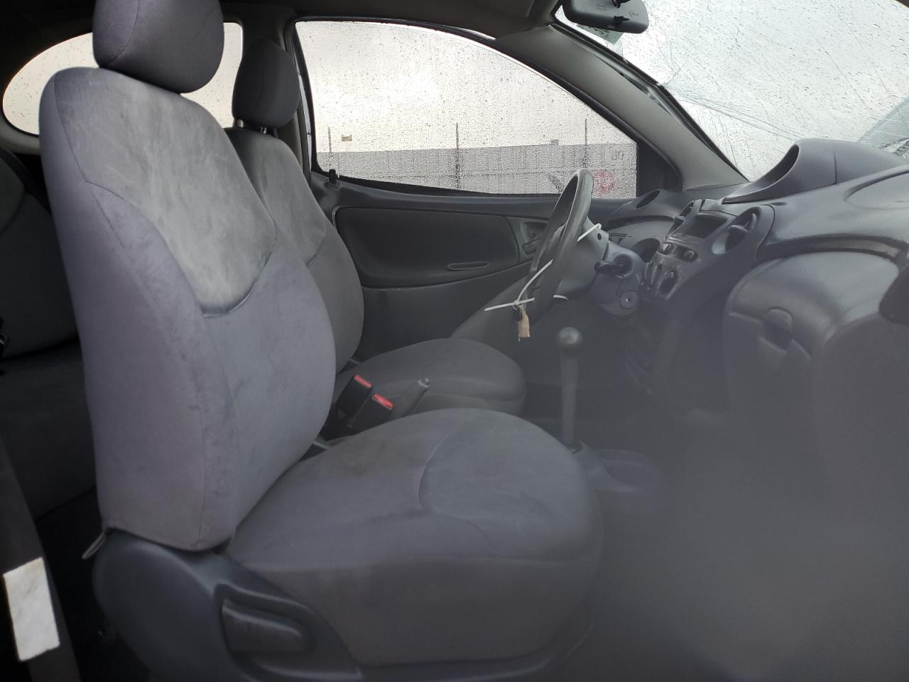 2003 Toyota Echo - Image 7