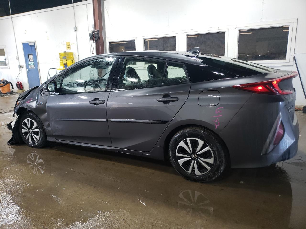 2017 Toyota Prius - Image 2