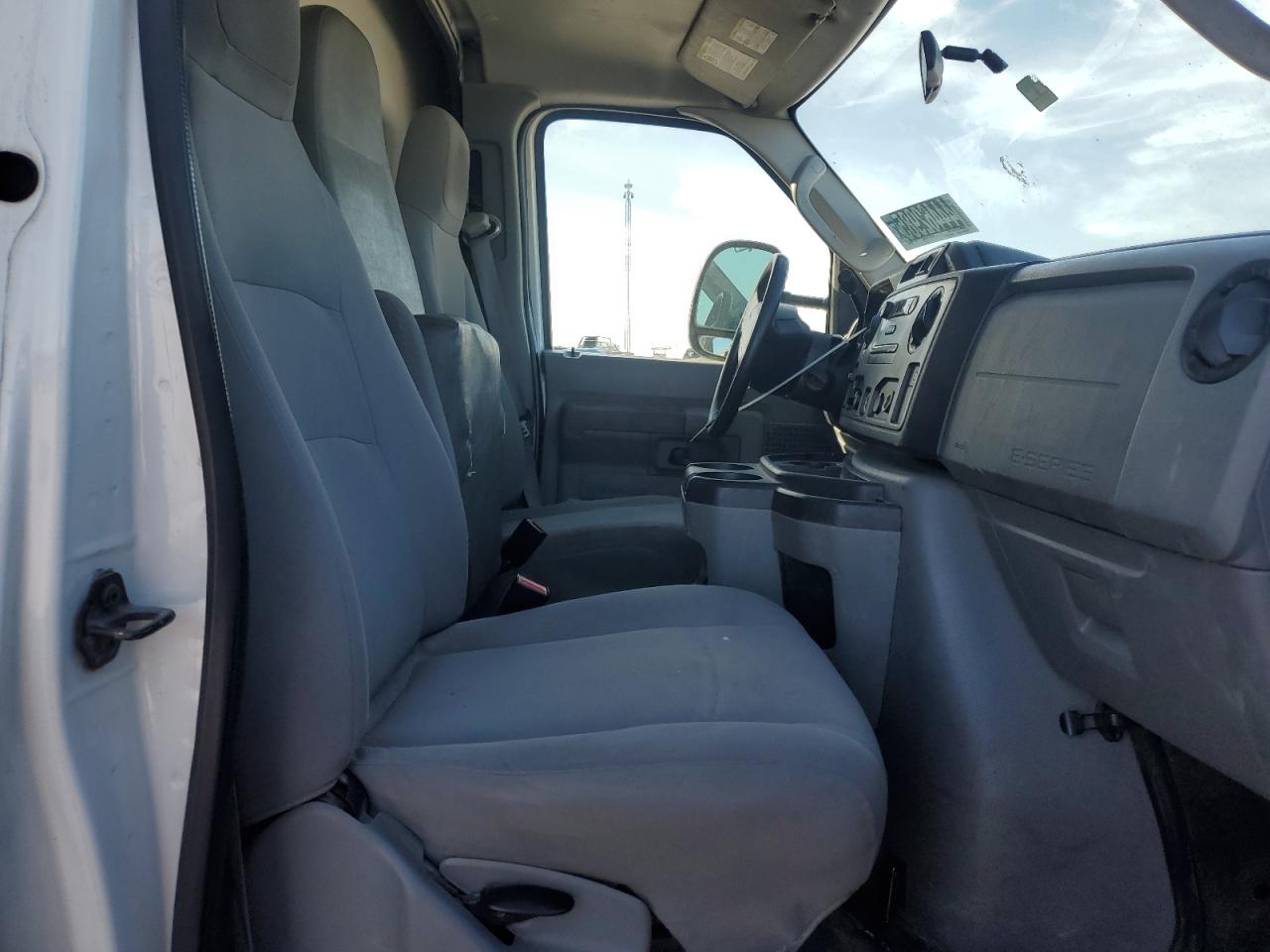2013 Ford Econoline - Image 10