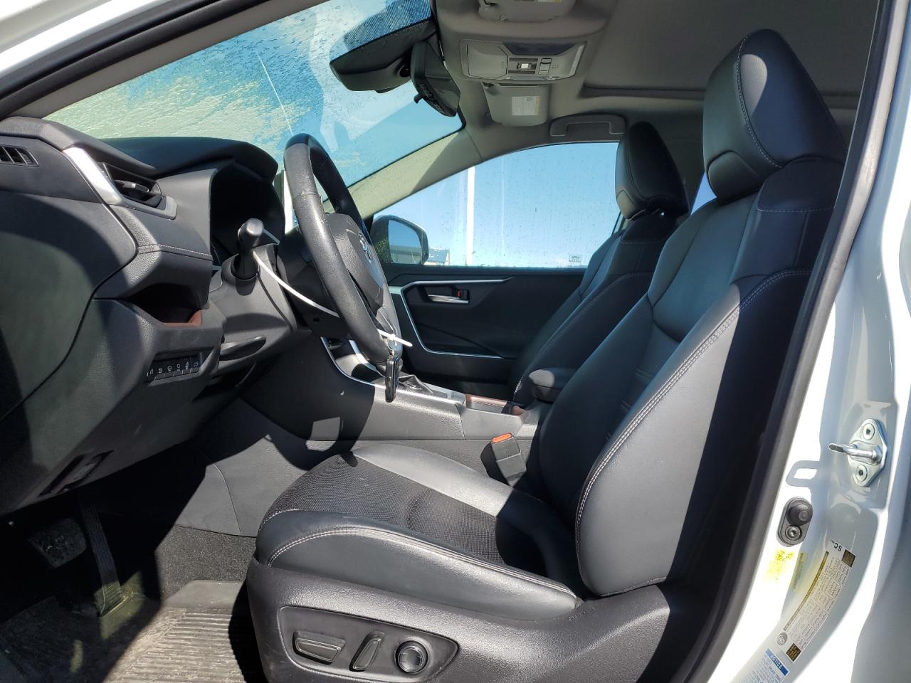 2020 Toyota RAV 4 - Image 7