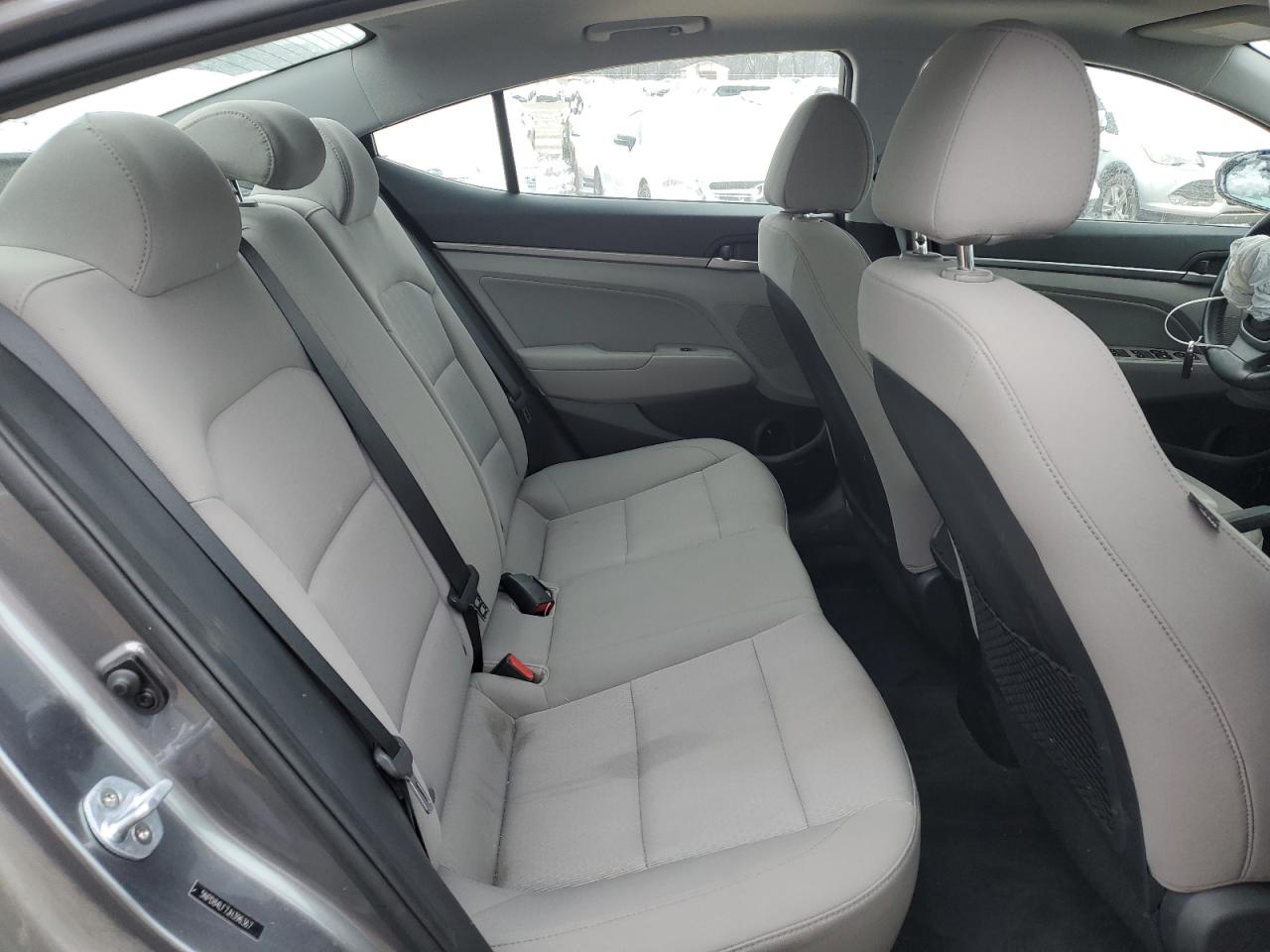 2018 Hyundai Elantra - Image 11
