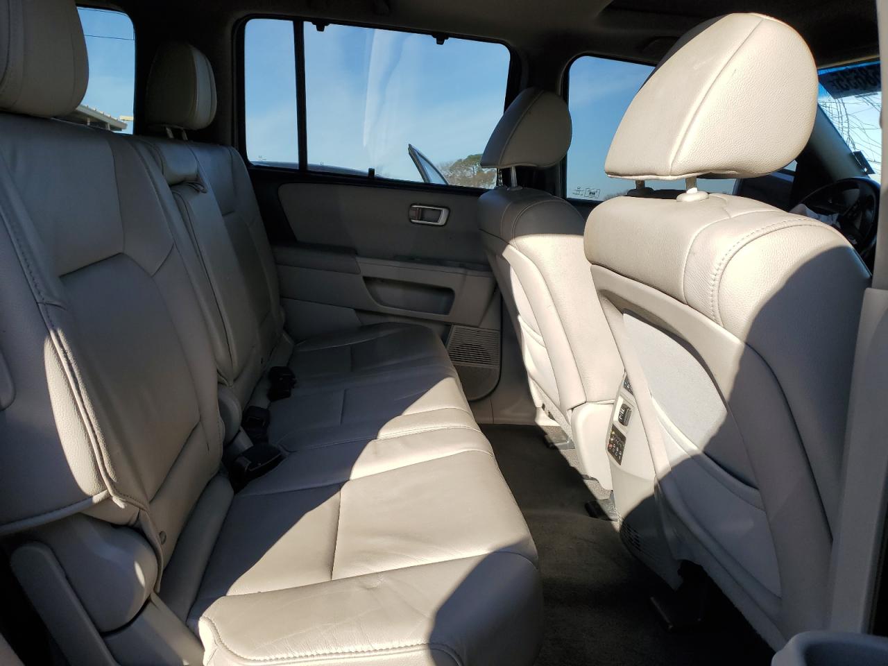 2012 Honda Pilot - Image 11
