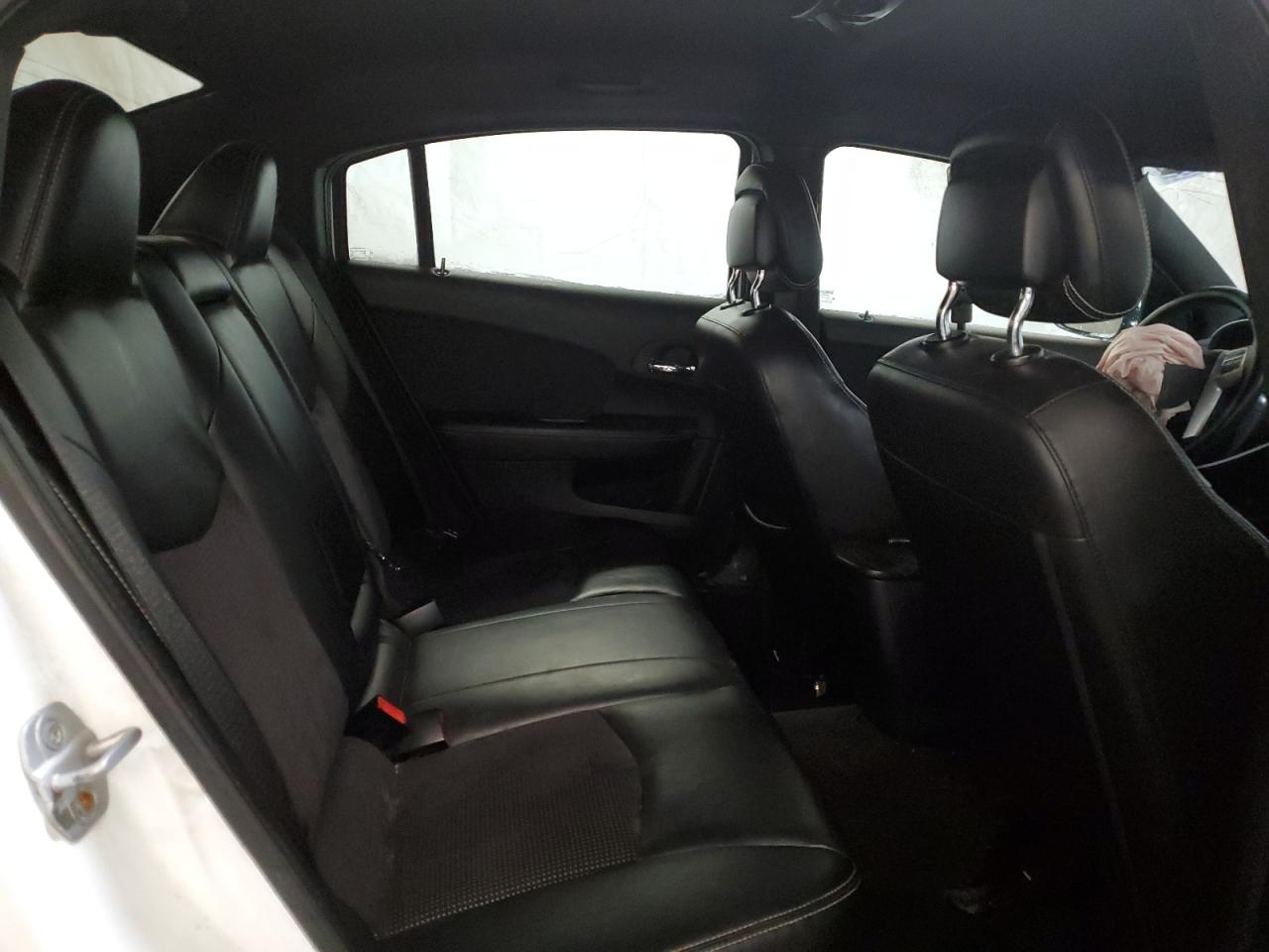 2011 Chrysler 200 - Image 10