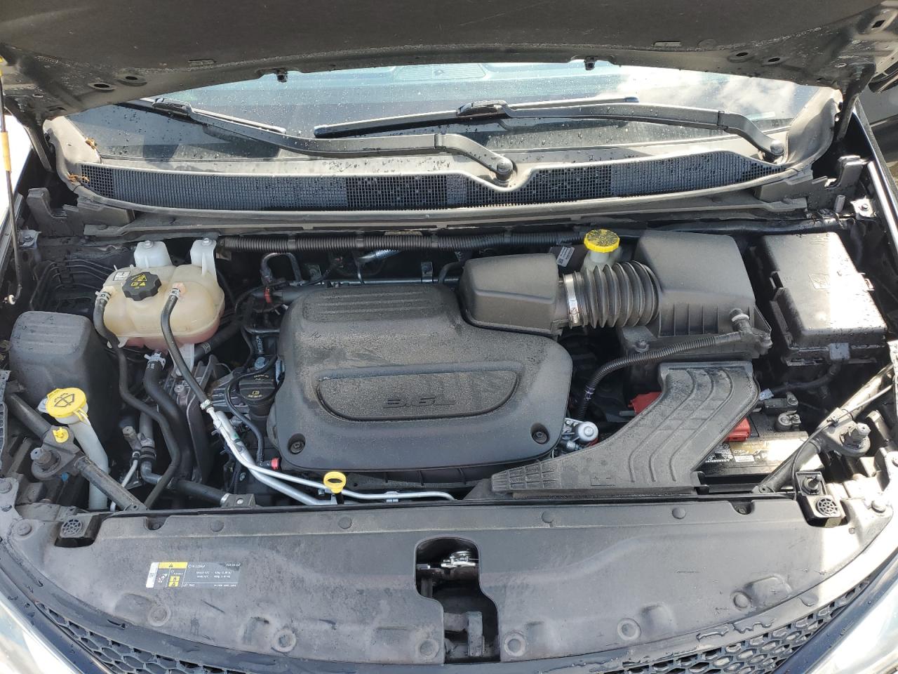 2020 Chrysler Pacifica - Image 12