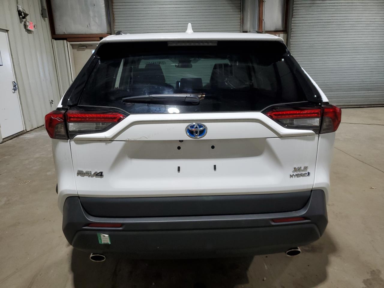 2024 Toyota RAV 4 - Image 6