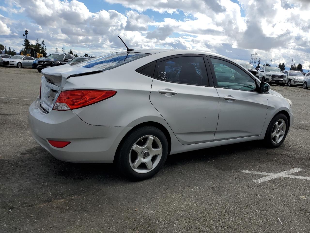 2013 Hyundai Accent - Image 3