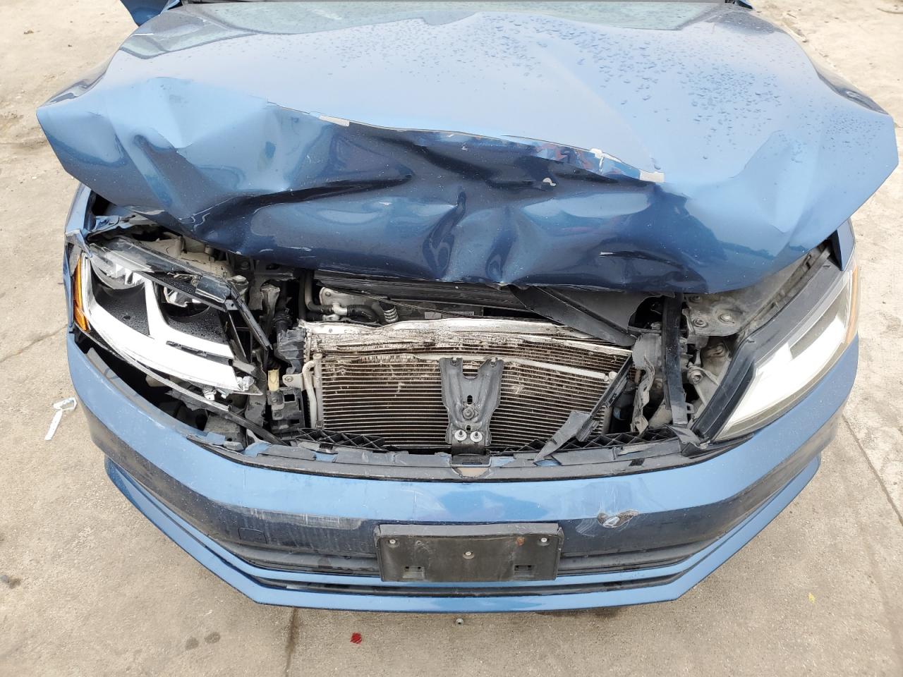 2017 Volkswagen Jetta - Image 11