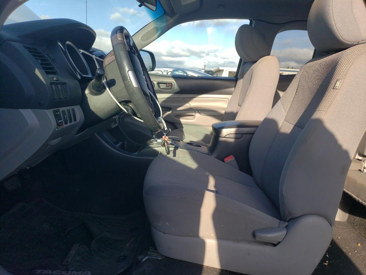 2014 Toyota Tacoma - Image 7