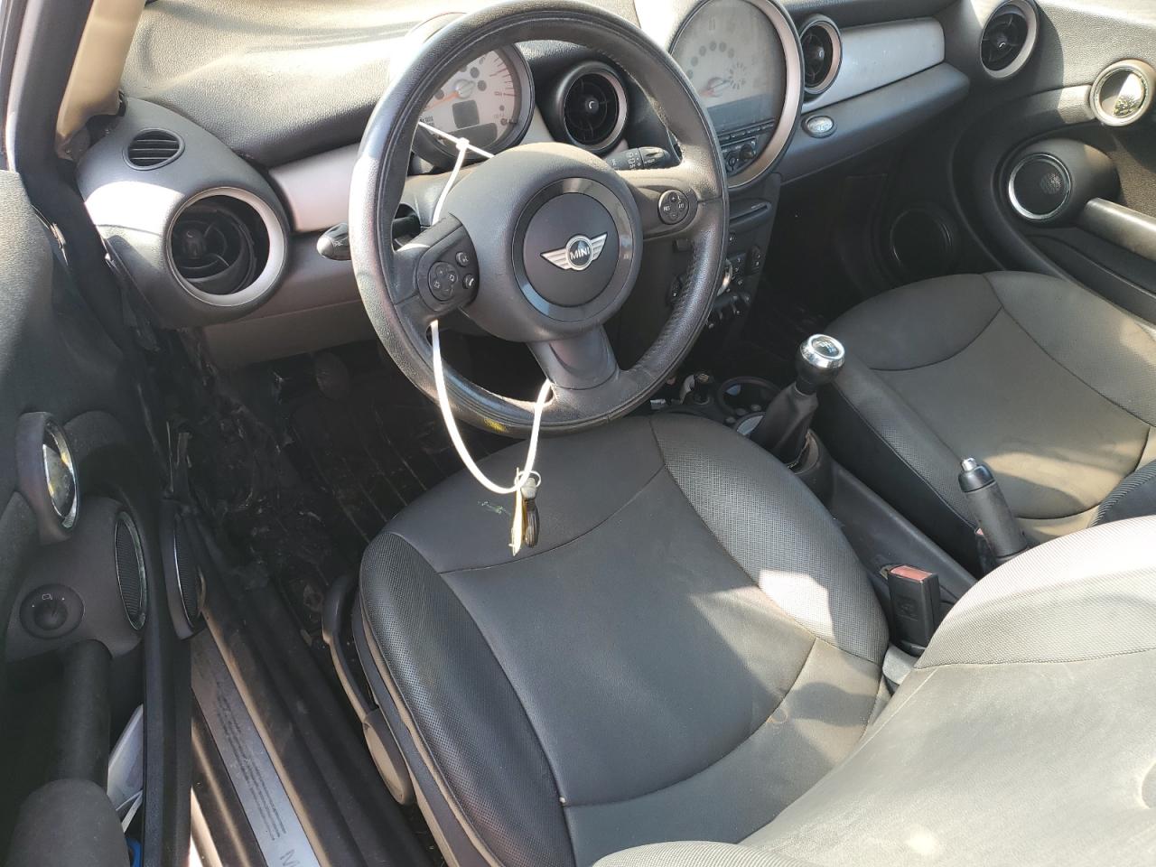 2011 Mini Cooper Clubman VIN: WMWZF3C57BTX81533 Lot: 44221795