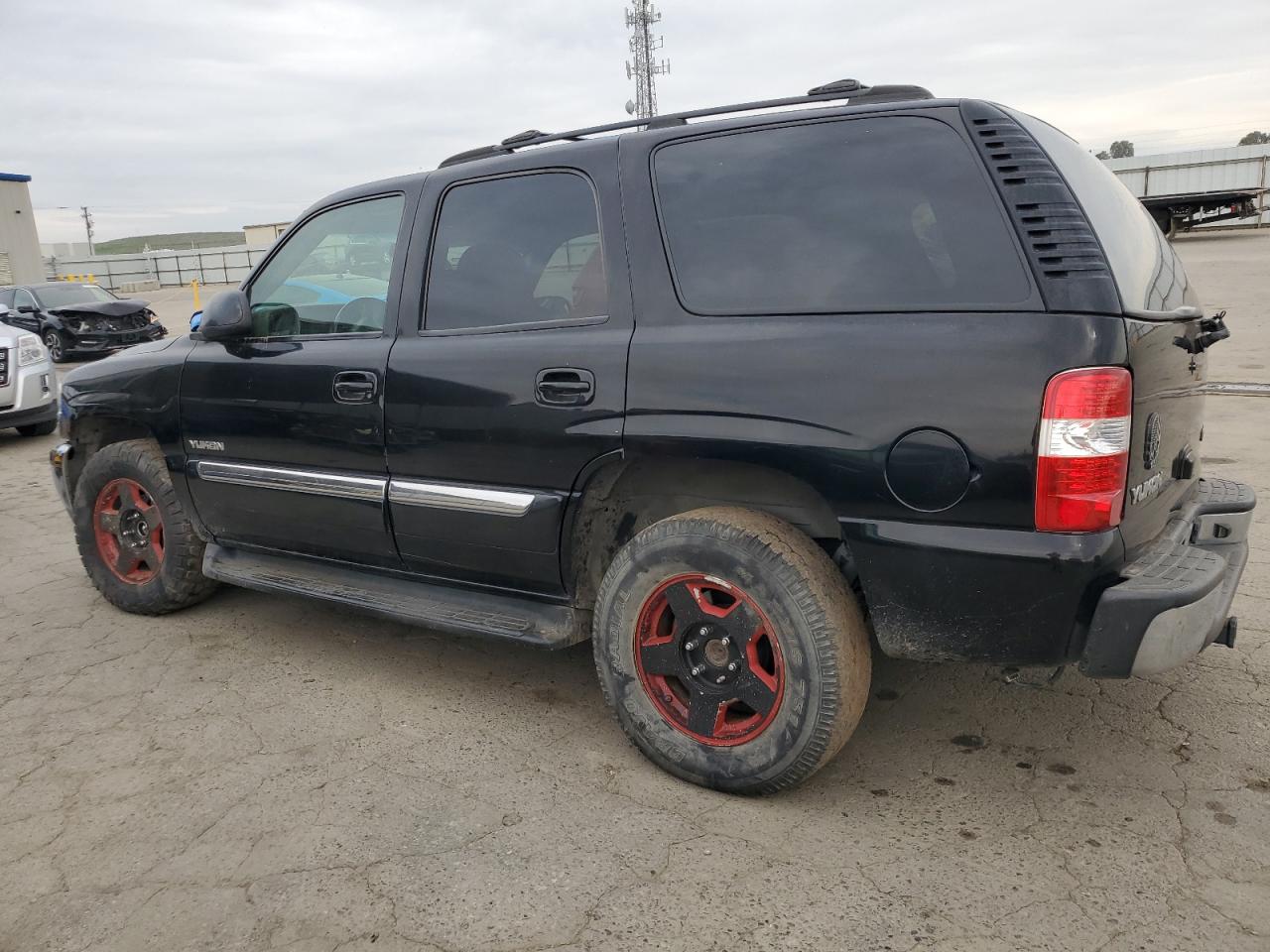 2002 GMC Yukon - Image 2
