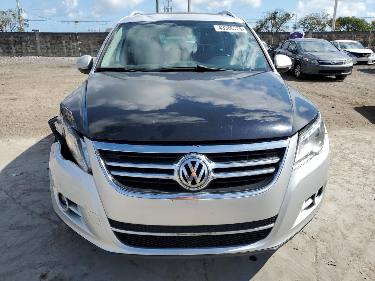 2009 Volkswagen Tiguan - Image 5