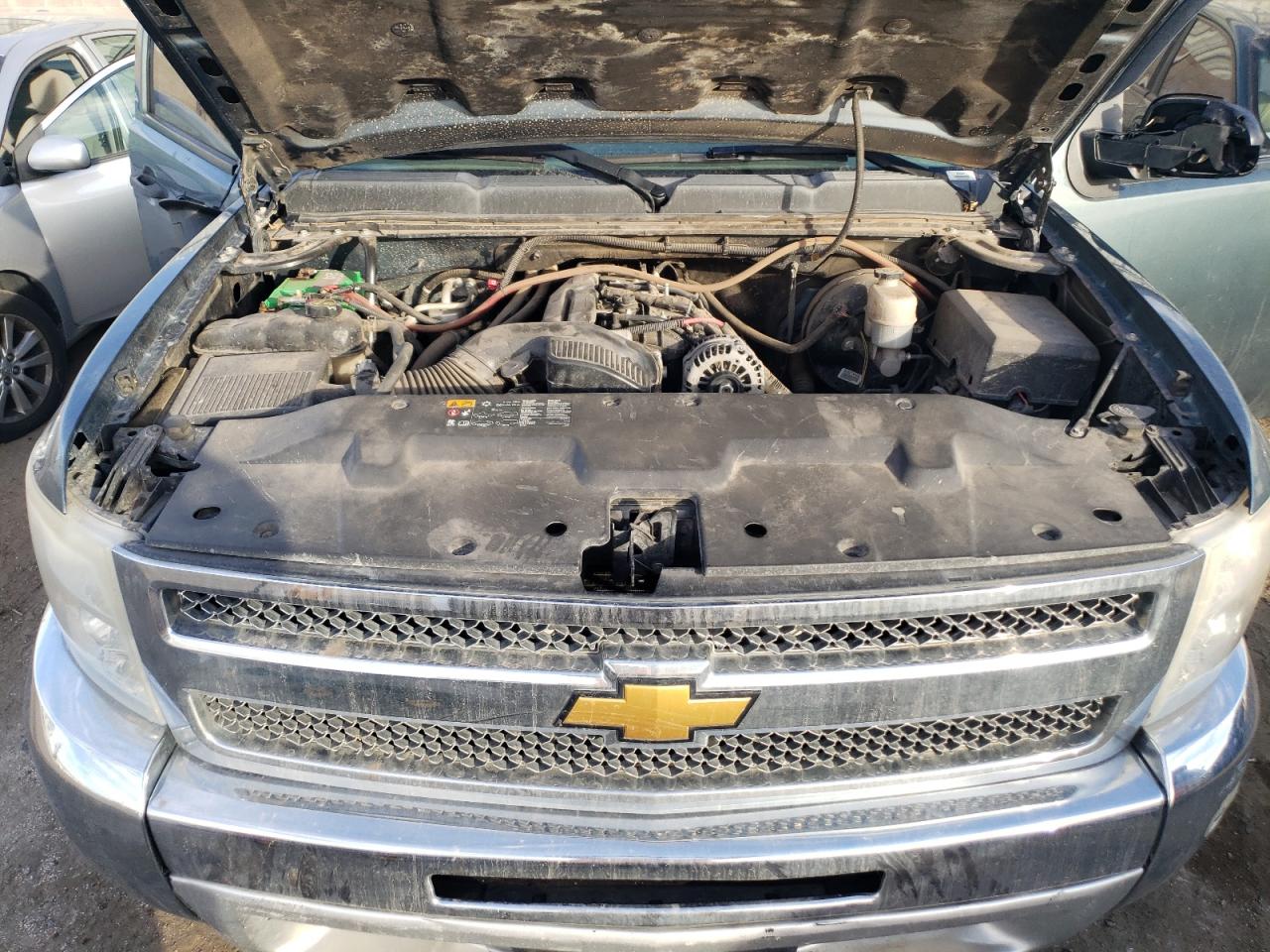 2013 Chevrolet Silverado - Image 11