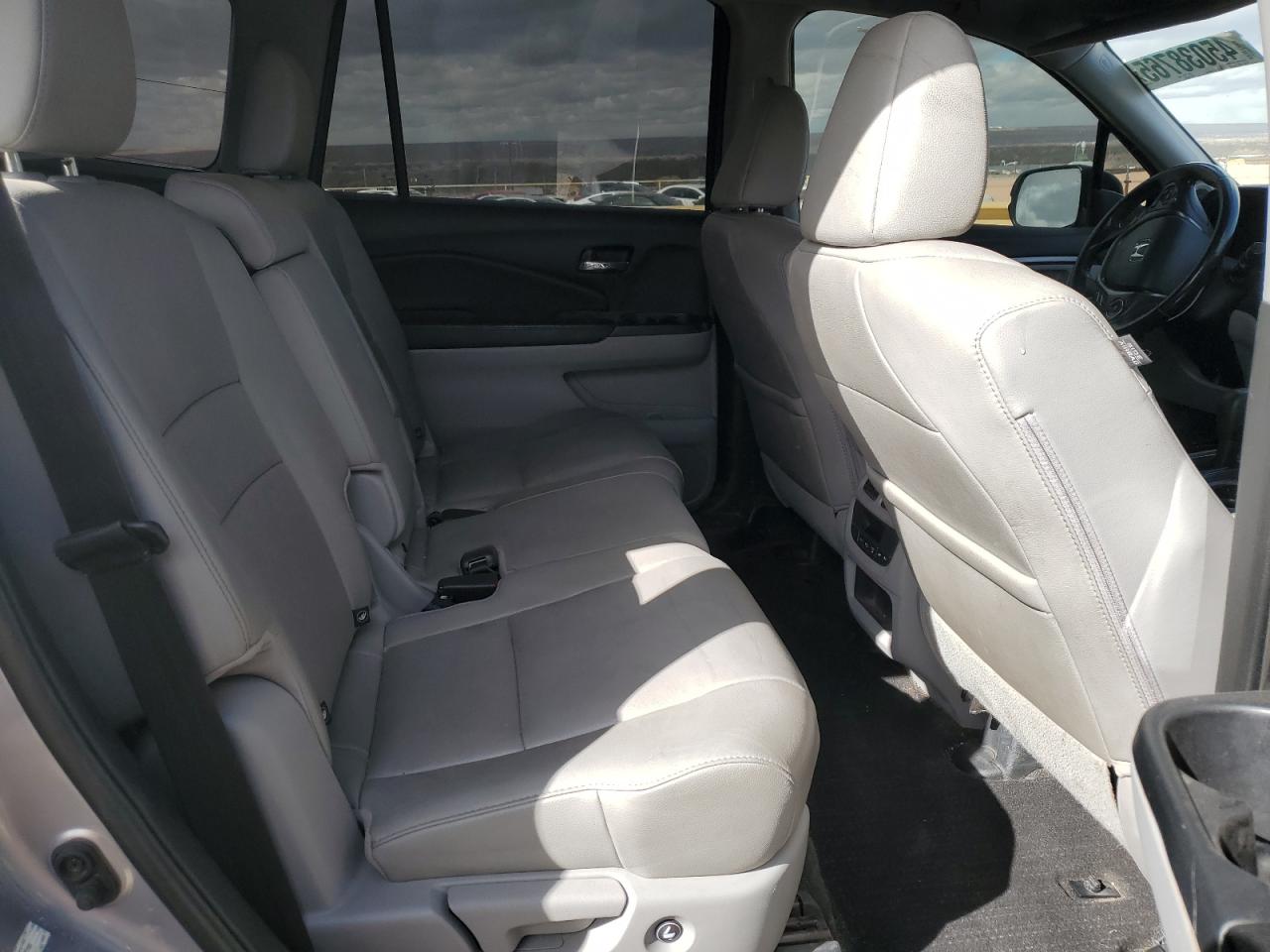 2016 Honda Pilot - Image 11
