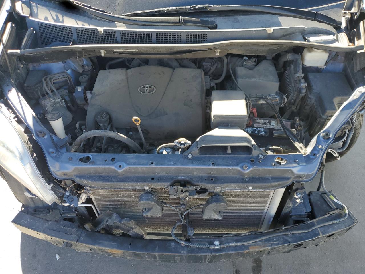 2017 Toyota Sienna - Image 12