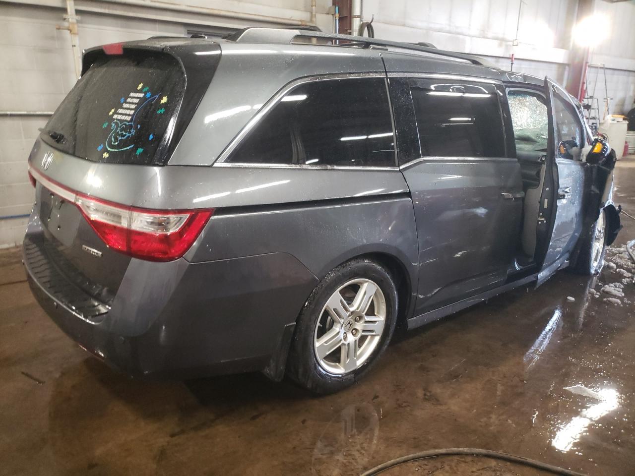 2011 Honda Odyssey - Image 3