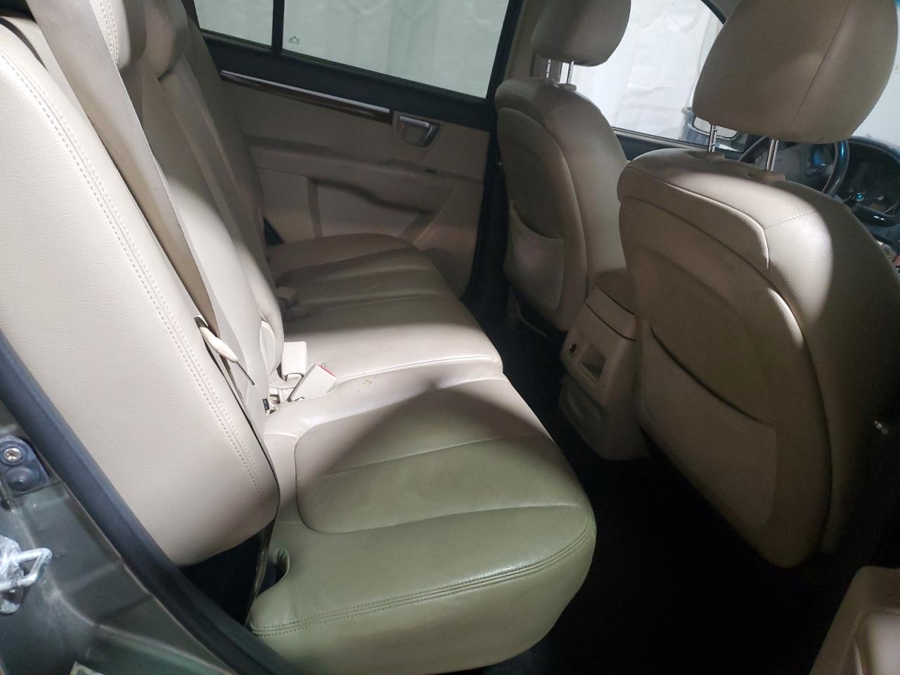 2009 Hyundai Santa Fe - Image 11