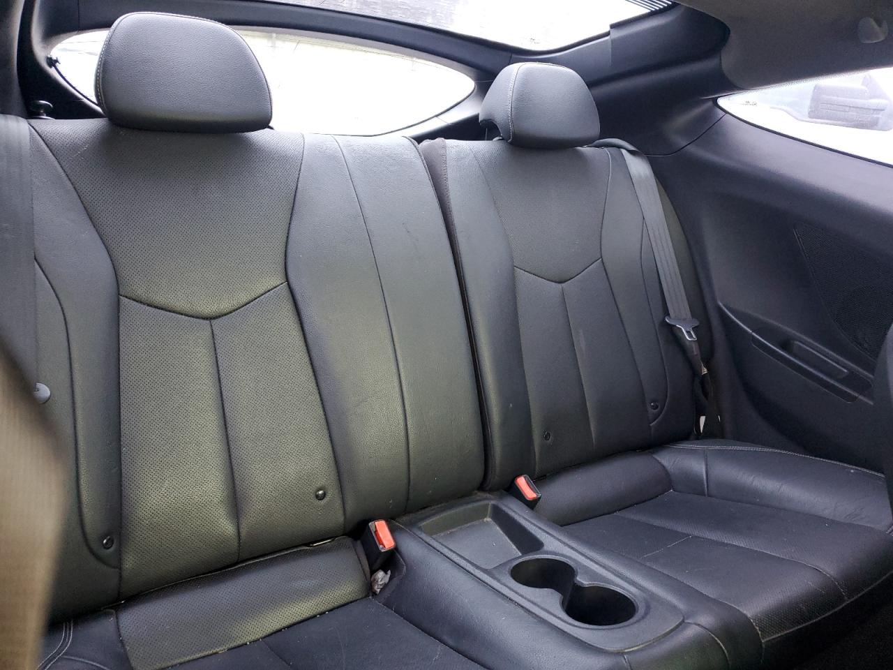 2015 Hyundai Veloster - Image 10