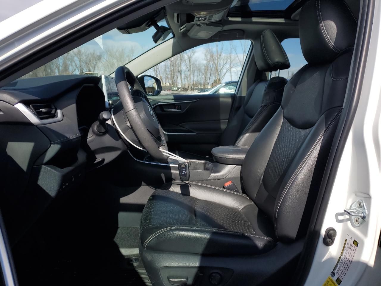 2024 Toyota RAV 4 - Image 7