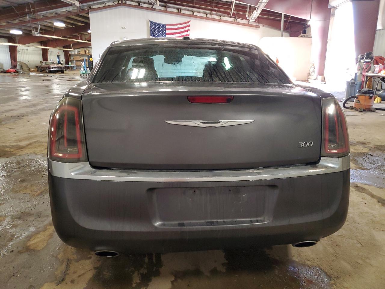 2014 Chrysler 300 - Image 6