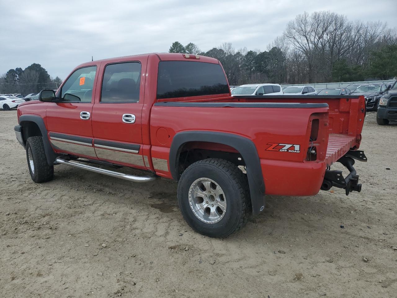 2005 Chevrolet Silverado - Image 2