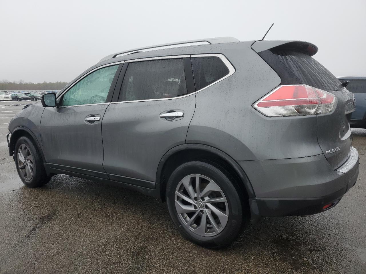 2016 Nissan Rogue - Image 2