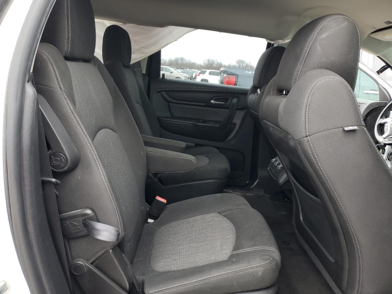 2016 Chevrolet Traverse - Image 11