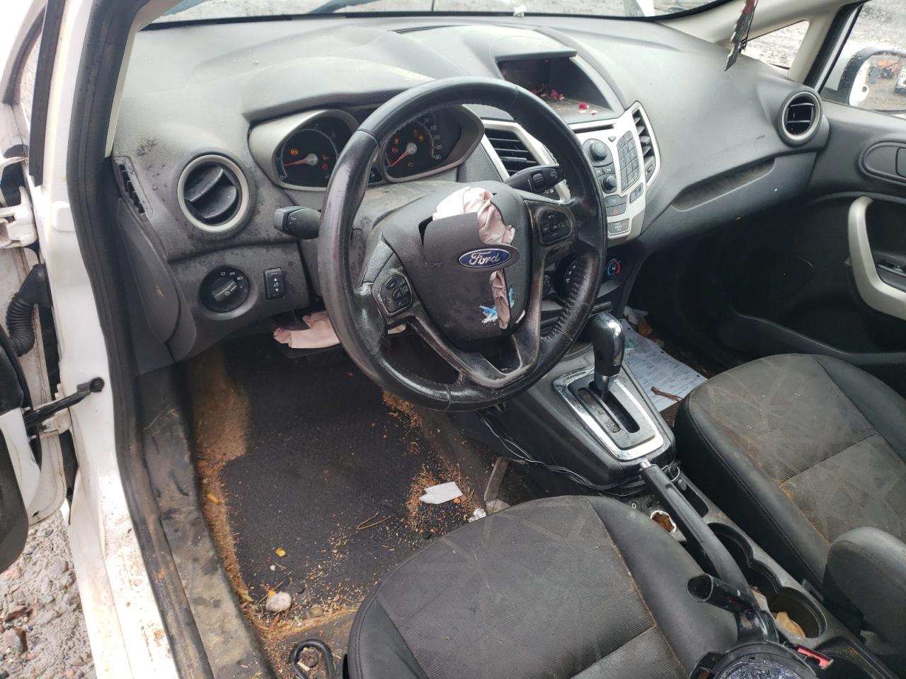 2013 Ford Fiesta - Image 8