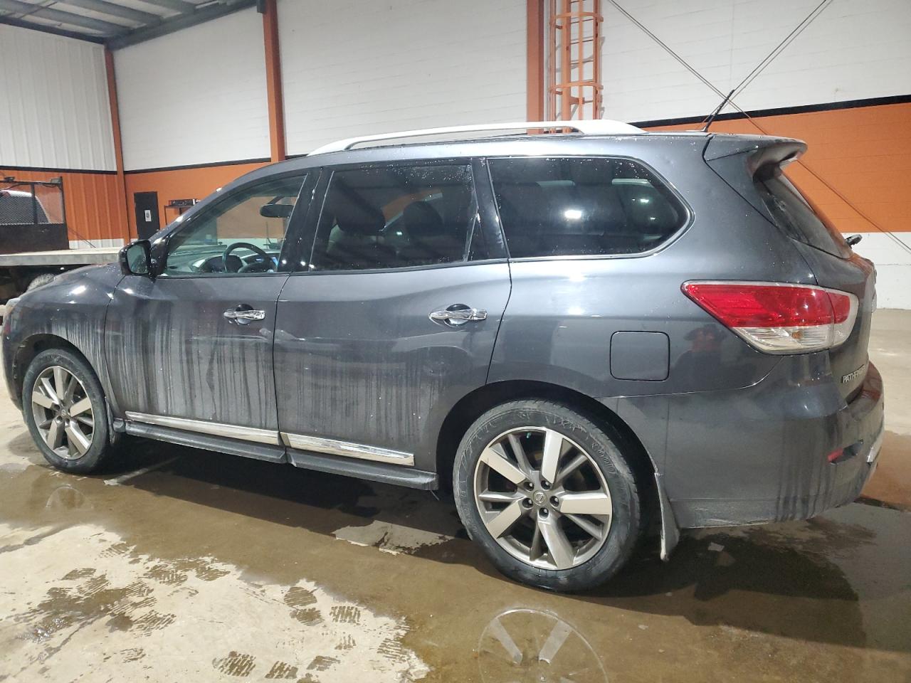2014 Nissan Pathfinder - Image 2