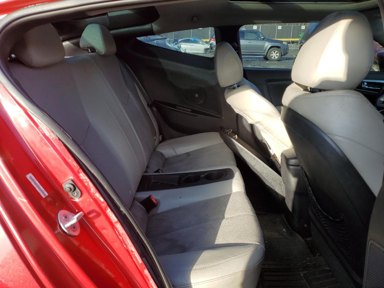 2013 Hyundai Veloster - Image 10