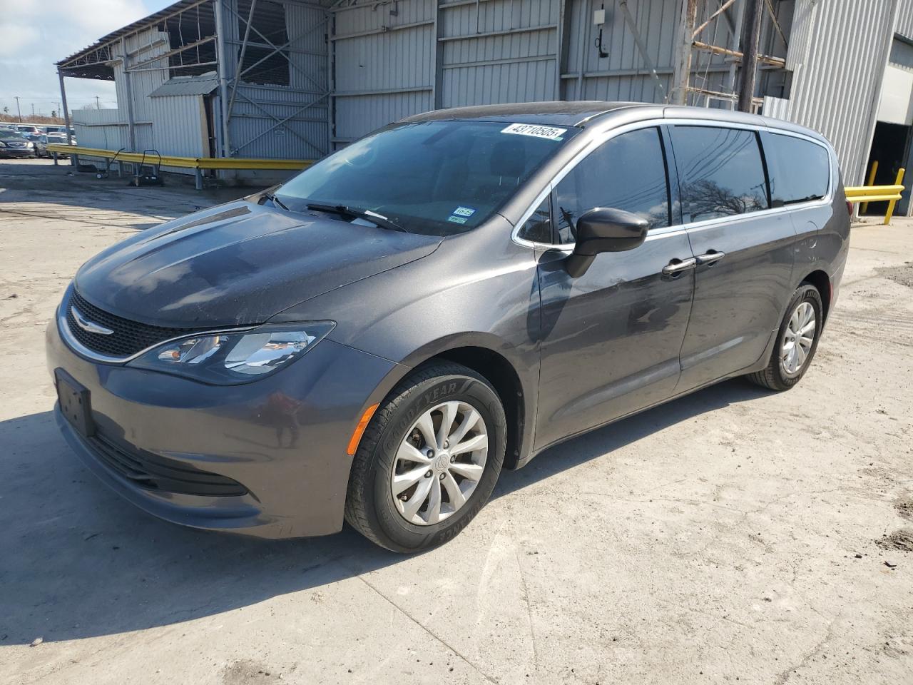 2017 Chrysler Pacifica - Image 1