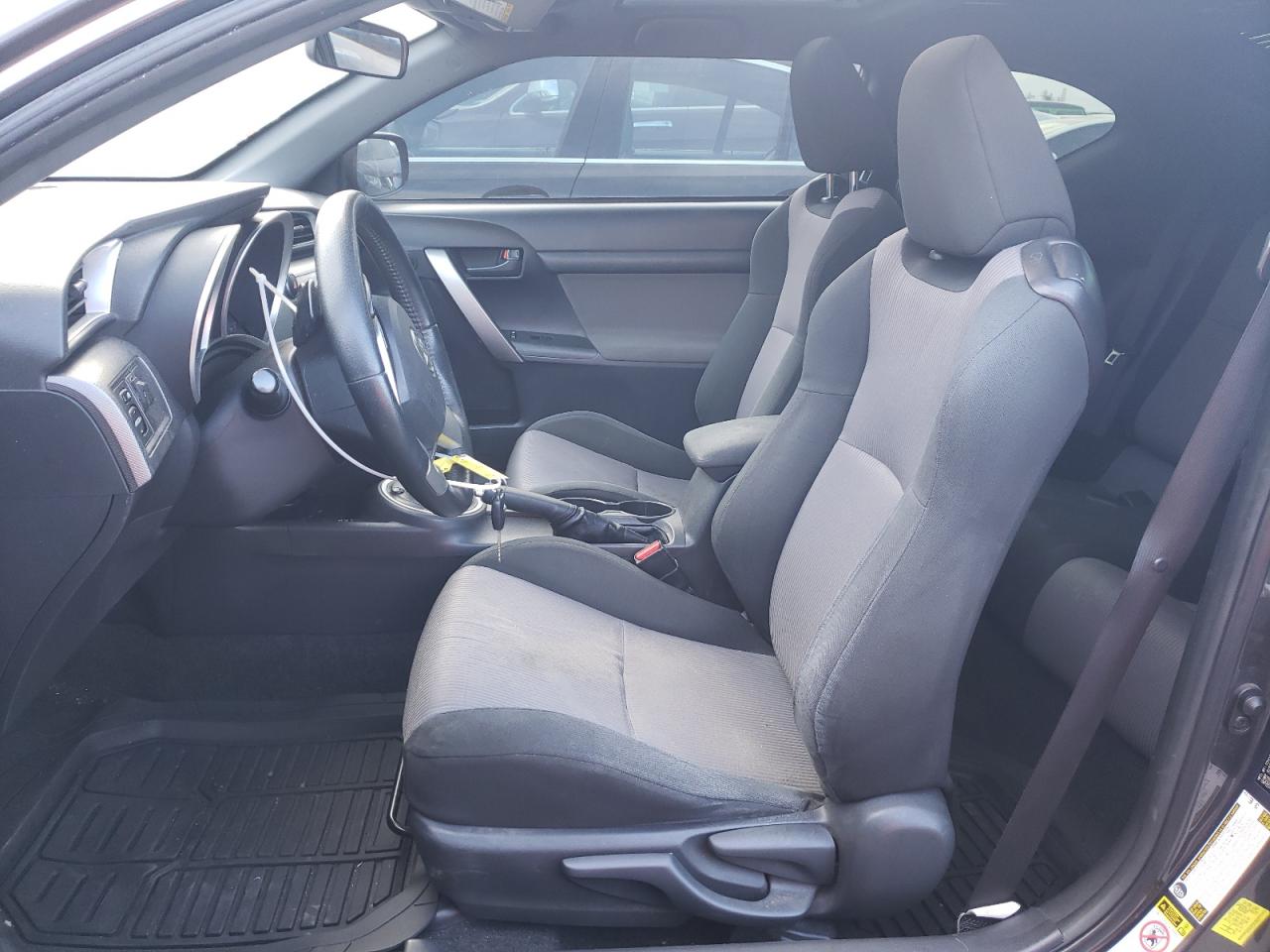 2015 Toyota tC - Image 7