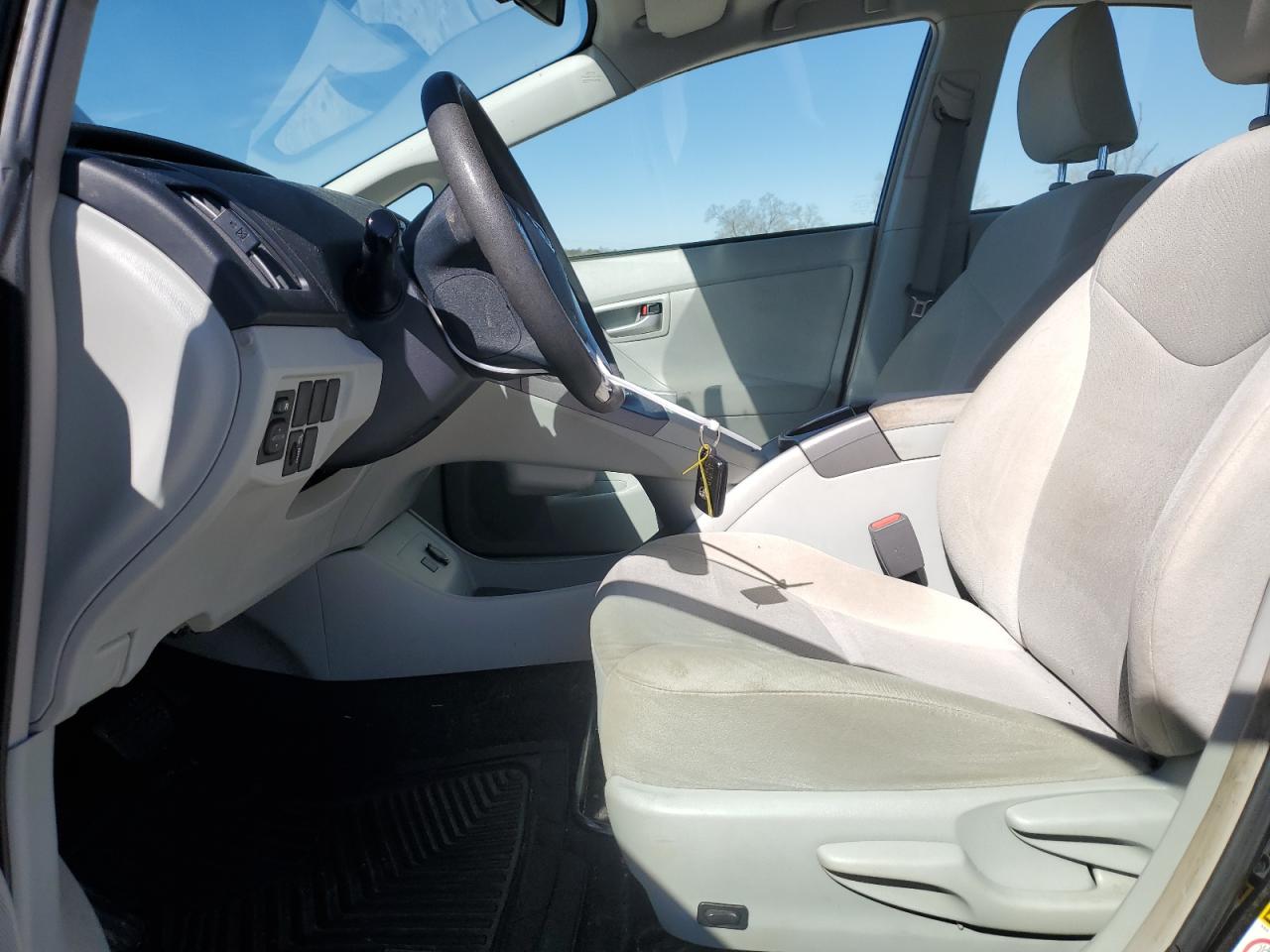 2015 Toyota Prius - Image 7