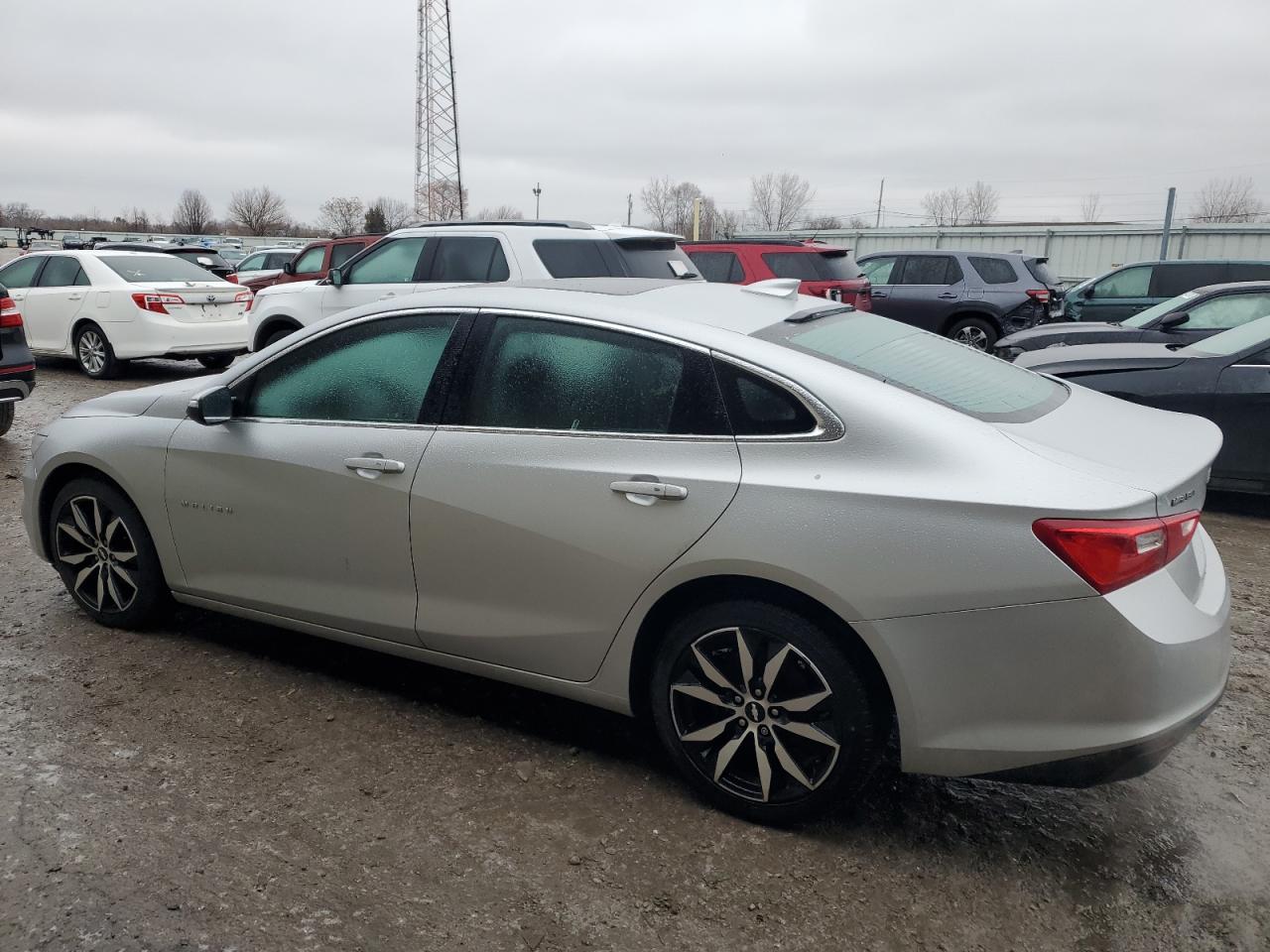 2018 Chevrolet Malibu - Image 2