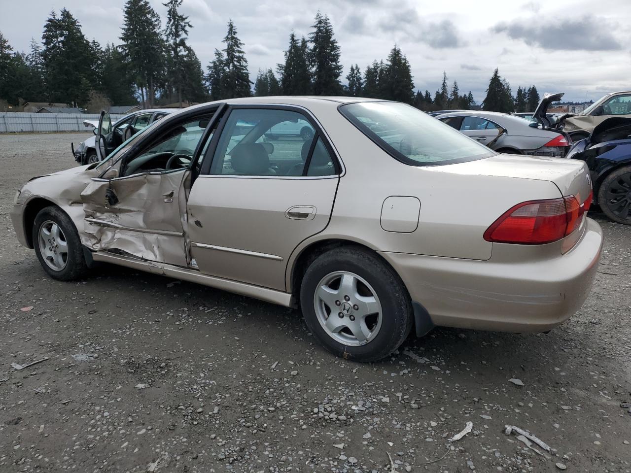 2000 Honda Accord - Image 2